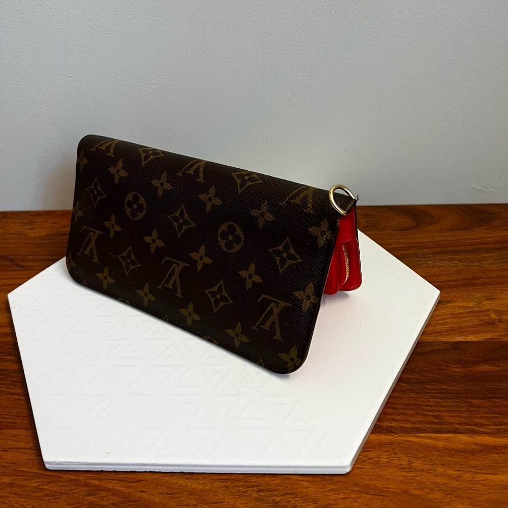 Authentic Louis Vuitton Monogram Long Isnolite Wallet w Red Lining - Barely used